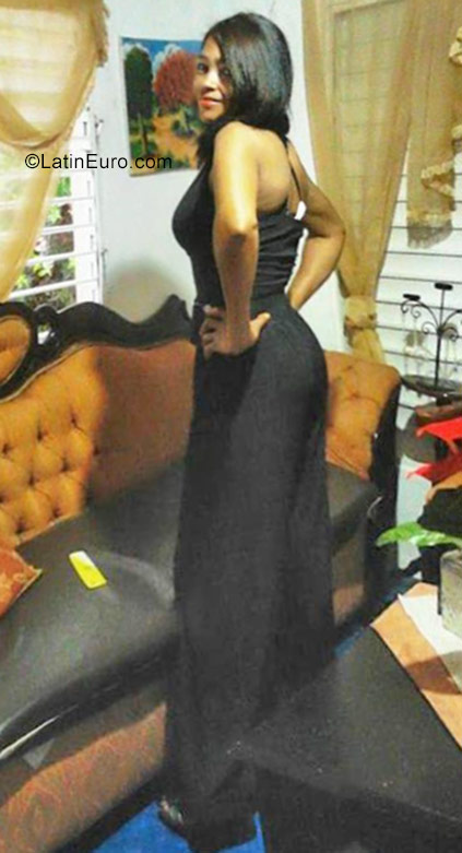 Date this young Dominican Republic girl Ramolia from Moca DO30313