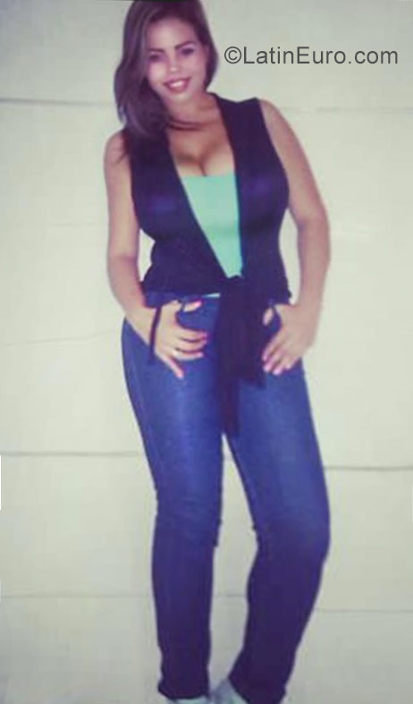 Date this tall Venezuela girl Genesis from Caracas VE950