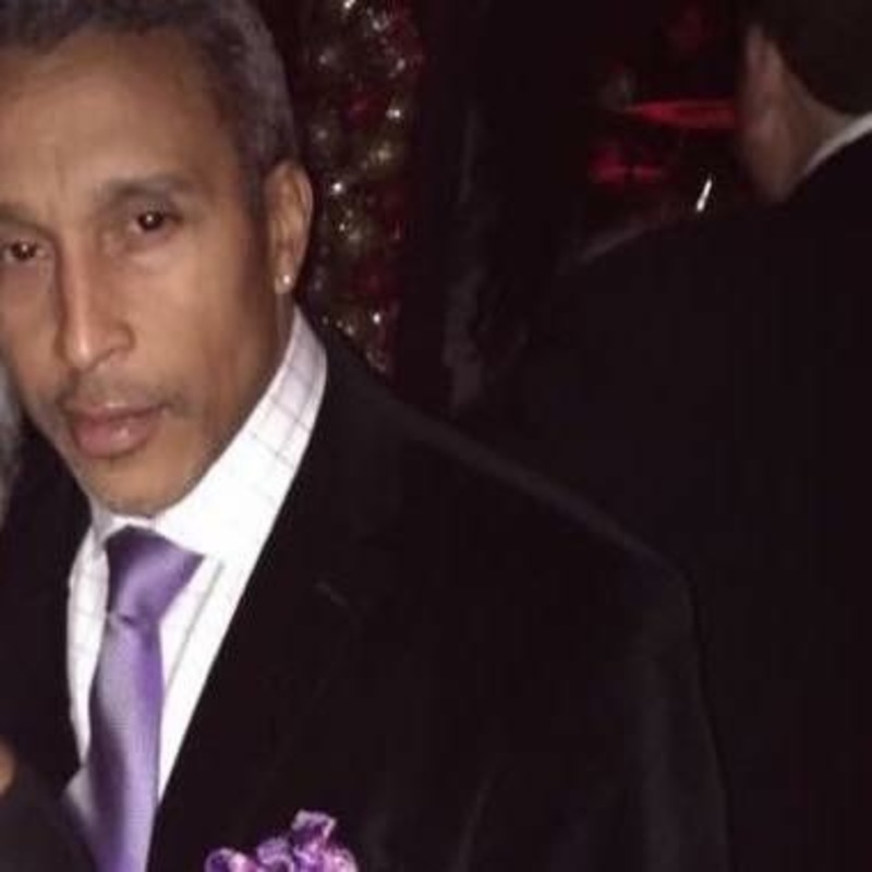 Date this nice looking United States man St.jerome from Chicago US18700