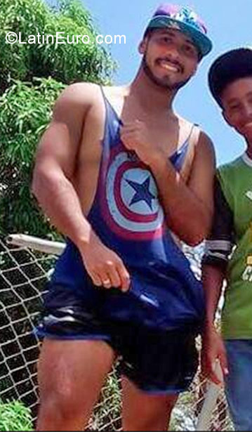 Date this athletic Venezuela man Antonio from Caracas VE961