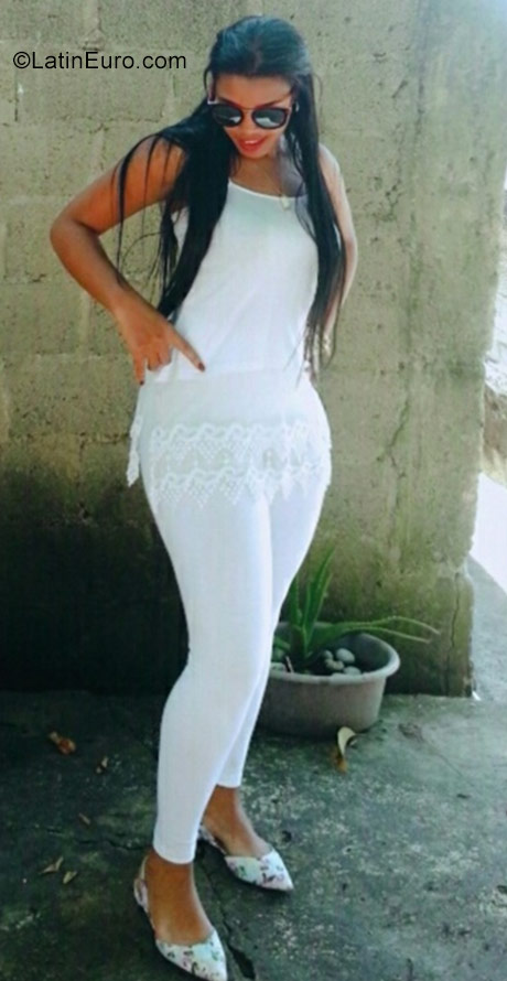Date this tall Dominican Republic girl Gabi from Santo Domingo DO30386
