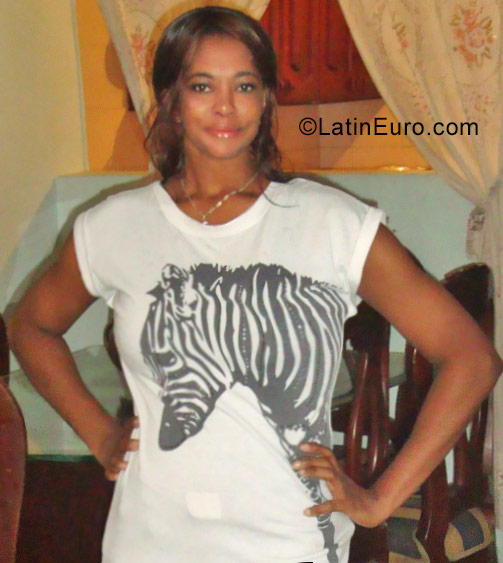 Date this athletic Colombia girl Mura from Cali CO22390