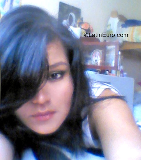 Date this foxy Peru girl Deysy from Huanuco PE1134