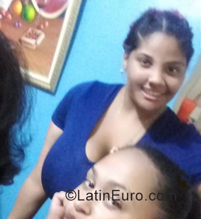 Date this tall Dominican Republic girl Soranyi from Santo Domingo DO30443