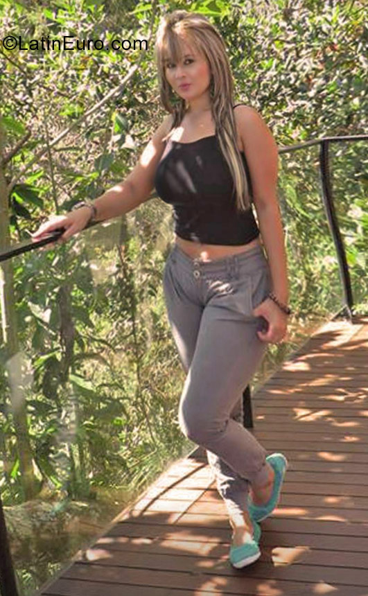 Date this young Colombia girl Marcela from Medellin CO22513