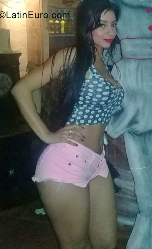 Date this cute Colombia girl Saral from Medellin CO30450