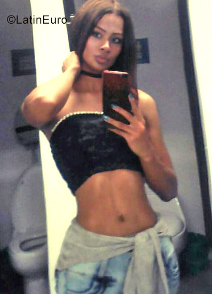 Date this athletic Colombia girl Ariana from Pereira CO22576