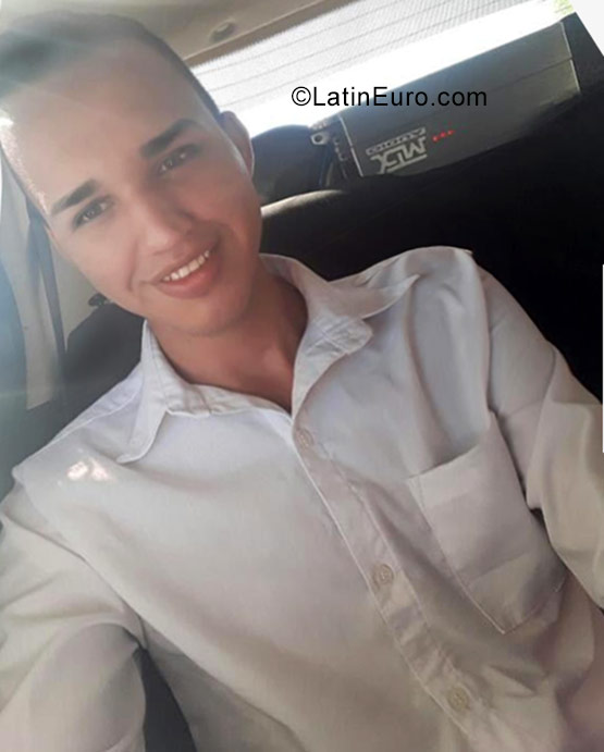 Date this passionate Colombia man Robinsen from Barranquilla CO22612