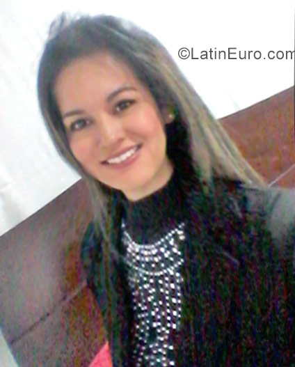 Date this gorgeous Colombia girl Tatiana from Bogota CO22641