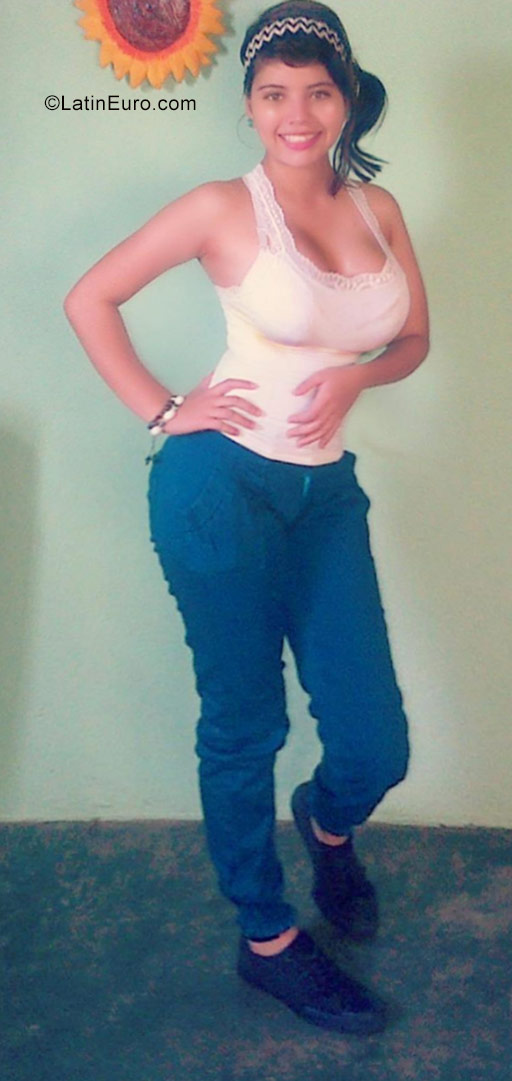 Date this hard body Venezuela girl Gonely from El Tigre VE1052