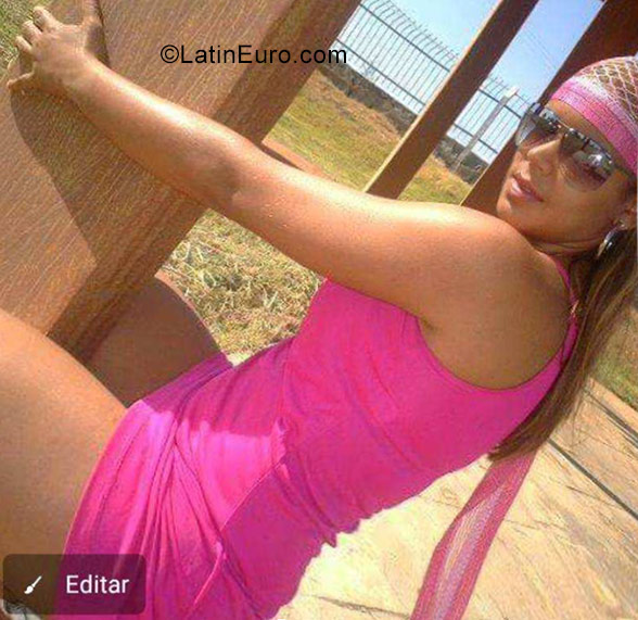 Date this athletic Brazil girl Aline from Petrolina BR10338