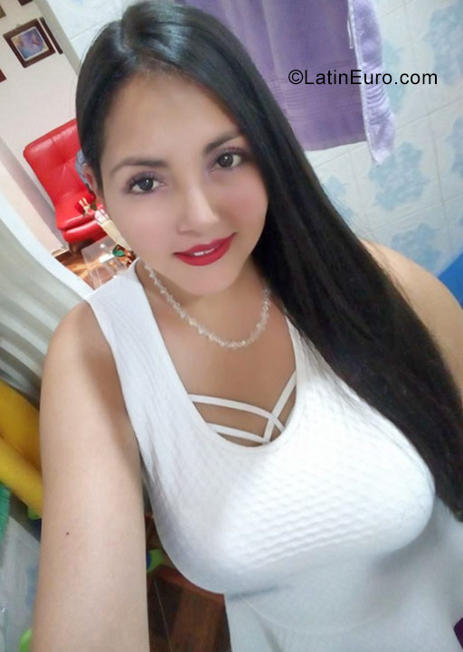 Date this sensual Colombia girl Lidia from Bogota CO22699