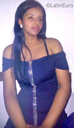 Date this sultry Dominican Republic girl Zuleika from Santo Domingo DO30887