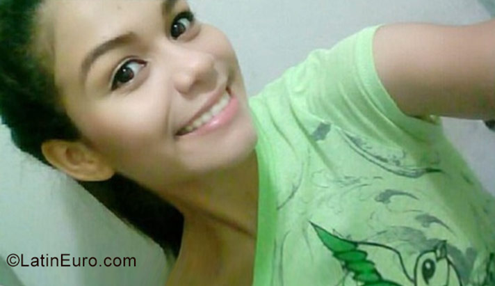 Date this foxy Venezuela girl Danna from Maracaibo VE1153