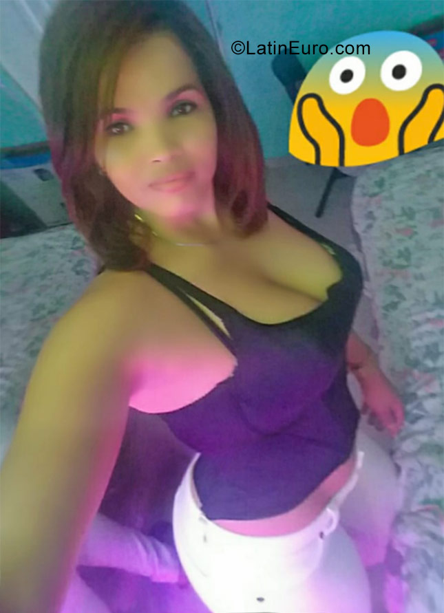 Date this voluptuous Dominican Republic girl Marleny from Santo Domingo DO30899