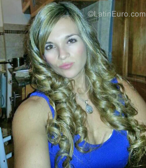 Date this good-looking Argentina girl Carla from Santiago del estero AR115