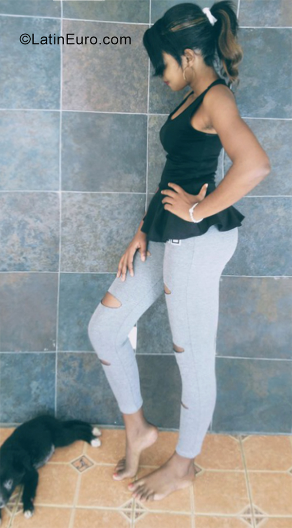 Date this stunning Dominican Republic girl Jean from Santo Domingo DO30963