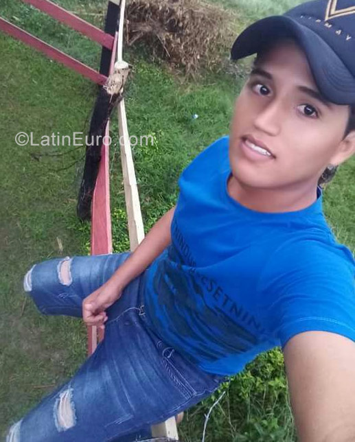 Date this lovely Colombia man Andres from Sincelejo CO22943