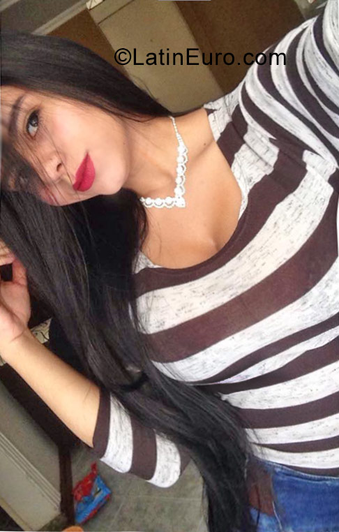 Date this stunning Colombia girl Lady from Bogota CO22999