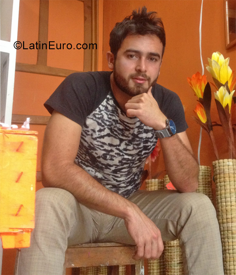 Date this lovely Colombia man Einar from Bogota CO23022