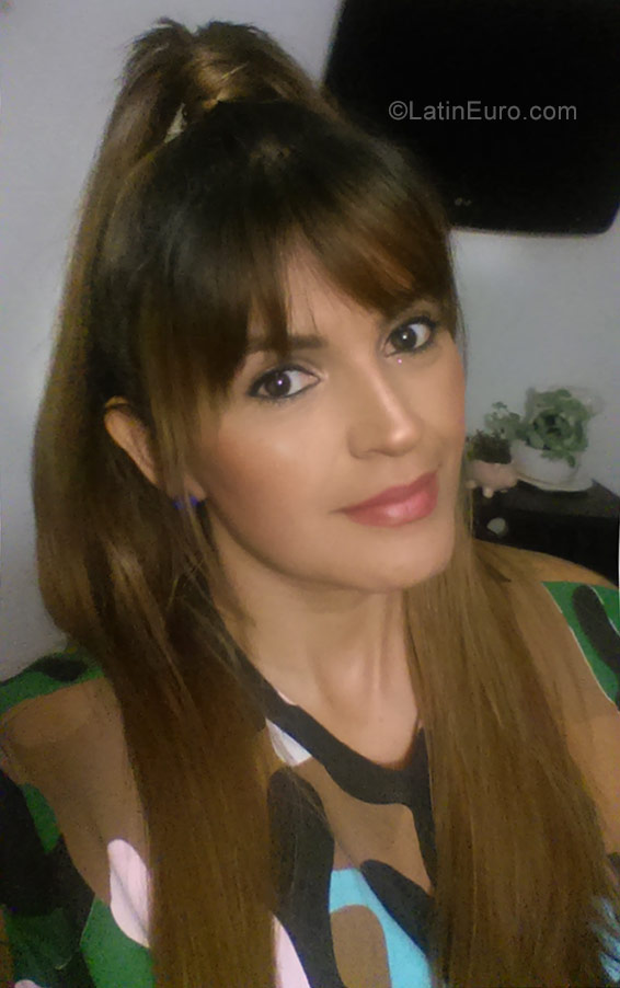 Date this pretty Colombia girl Paulina from Medellin CO23029