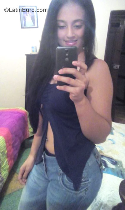 Date this funny Colombia girl Yuliana from Medellin CO23036