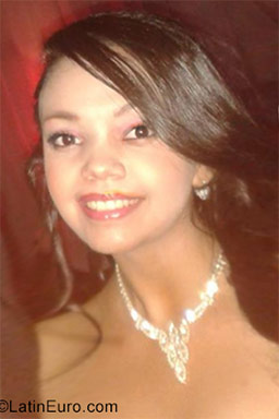 Date this attractive Venezuela girl Yoselin from Puerto Ordaz VE1254