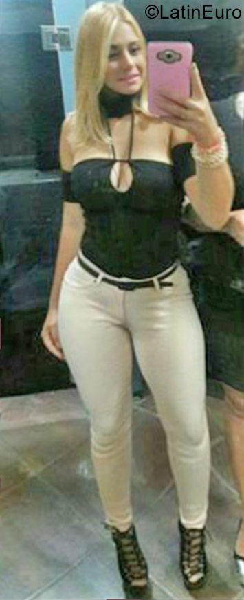 Date this gorgeous Dominican Republic girl Mayelin from Santo Domingo DO31171