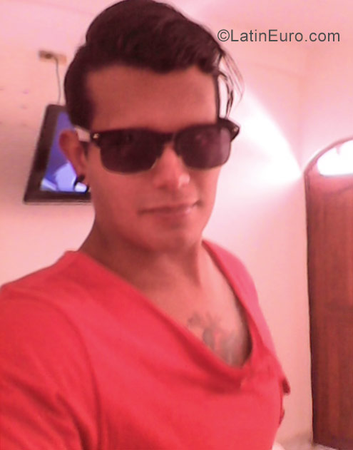 Date this exotic Colombia man Juan from Bogota CO23117