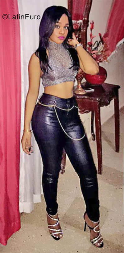 Date this sultry Dominican Republic girl Ashanty from Bonao DO31205