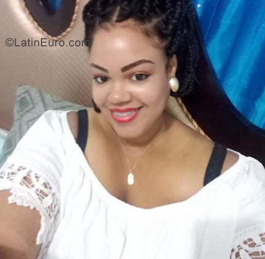 Date this foxy Dominican Republic girl Esmeralda romer from Rep Dominicana DO31220