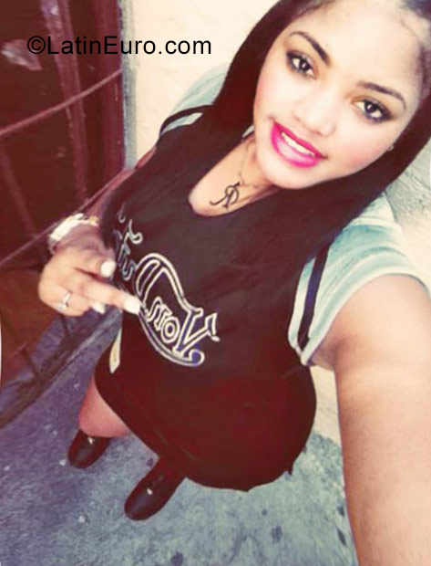 Date this cute Dominican Republic girl Rocio from Santo Domingo DO31242