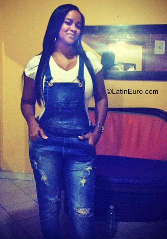 Date this nice looking Colombia girl Faisury from Cali CO23154