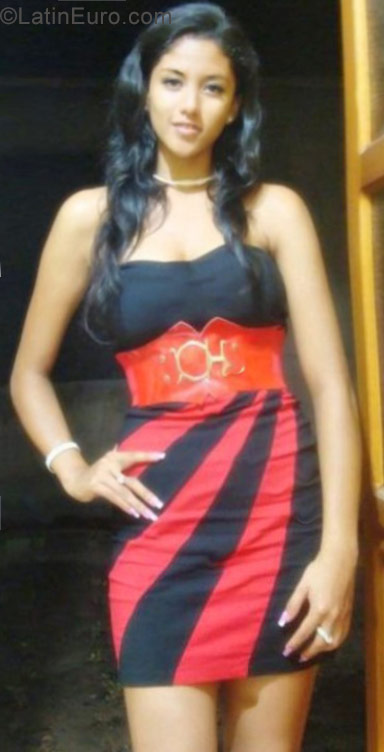Date this pretty Venezuela girl Maria from Barquisimeto VE1279