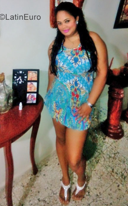 Date this athletic Dominican Republic girl Cynthia from Santo Domingo DO31268