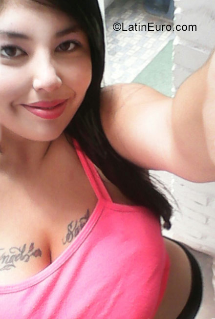 Date this nice looking Colombia girl Sharon from Bogota CO23180
