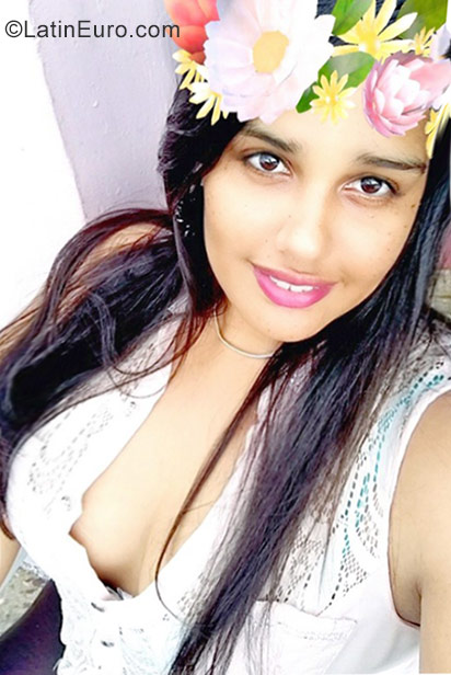 Date this stunning Dominican Republic girl Susan from Santo Domingo DO31354