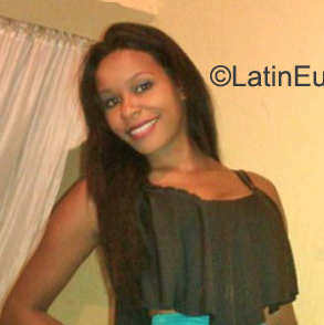 Date this foxy Dominican Republic girl Yinette from Santo Domingo DO39968