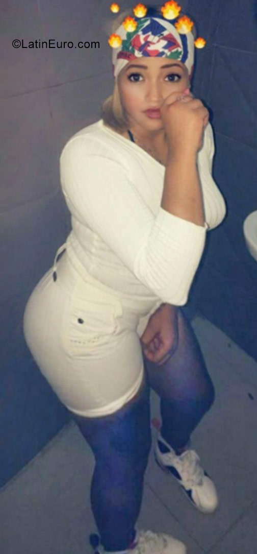 Date this beautiful Dominican Republic girl Kathy from Santo Domingo DO31399