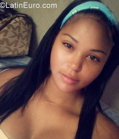 Date this stunning Dominican Republic girl Jenifer from Santo Domingo DO31698