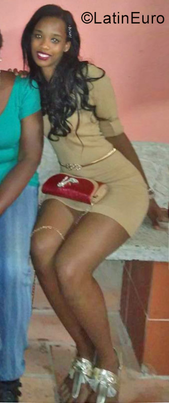 Date this exotic Cuba girl Daya from Havana CU268