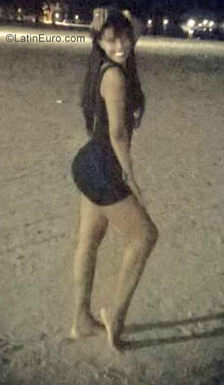 Date this beautiful Dominican Republic girl Mary from Santo Somingo DO31876