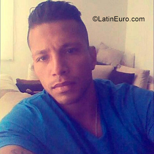 Date this hot Colombia man Nicolas from Bogota CO23570