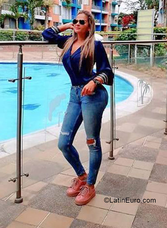 Date this foxy Colombia girl Camilita from Bogota CO23591