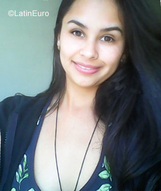 Date this hard body Venezuela girl Andreina from Valera VE1472