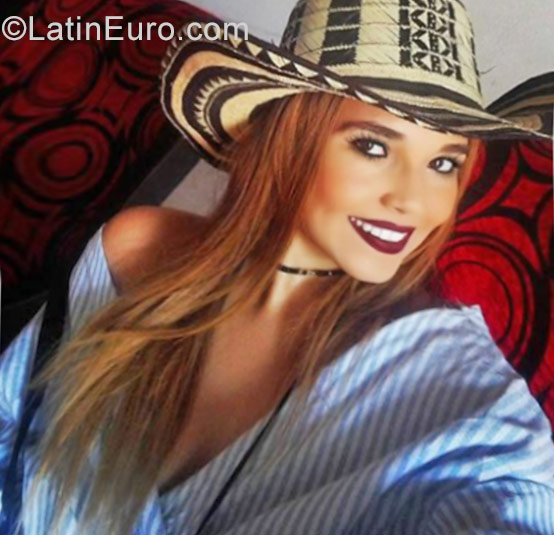 Date this nice looking Colombia girl Maria from Barranquilla CO23642