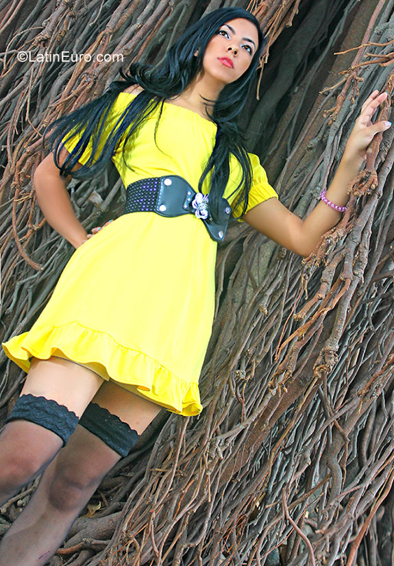 Date this georgeous Colombia girl Vanessa from Cali CO23646