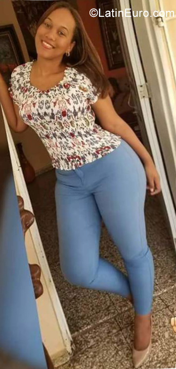 Date this good-looking Dominican Republic girl Leike from Santo Domingo DO32040