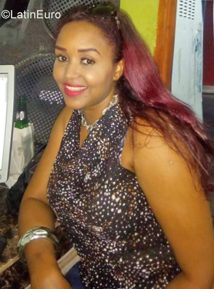 Date this nice looking Dominican Republic girl Gladys from La Romana DO32041