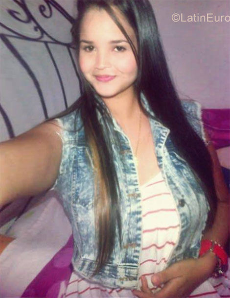 Date this beautiful Venezuela girl Ana Paula from Cabimas VE1513